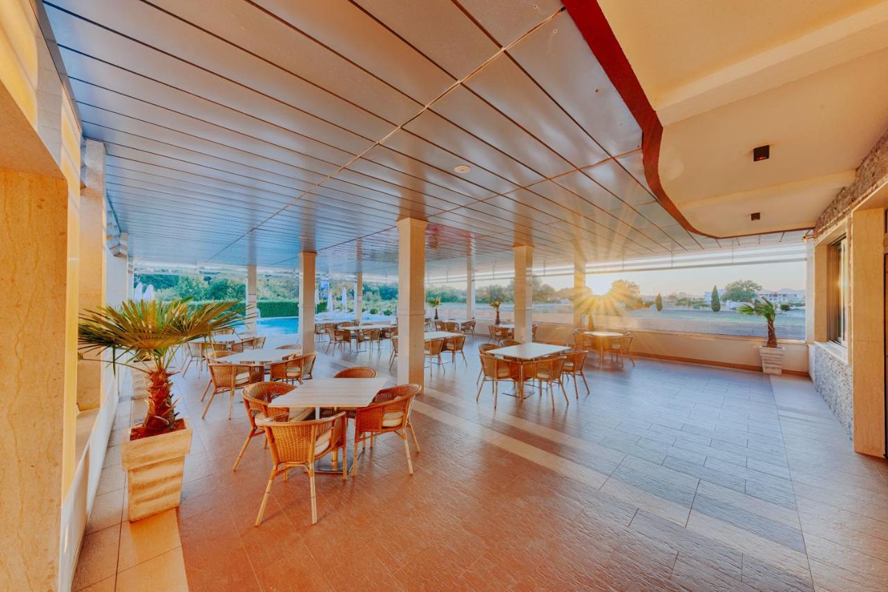 Hotel Lion أولتْسي المظهر الخارجي الصورة